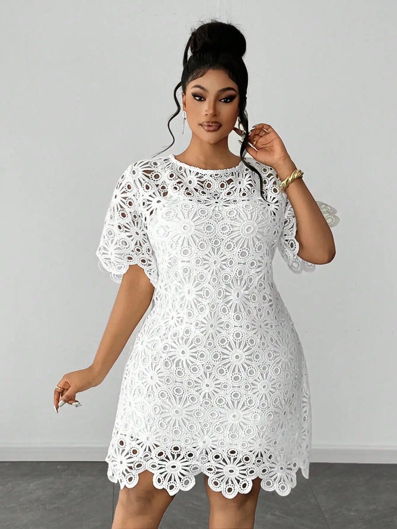 

White Lace Hollow Out Round Neck Short Sleeve A-Line Dress