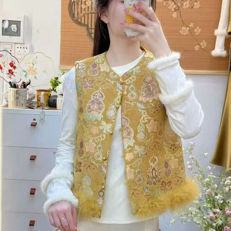 

2026 Autumn Winter Wearing Purple Vest Warm Outerwear A High-end Youthful Stylish New Chinese-style Cotton-padded Vest for Women