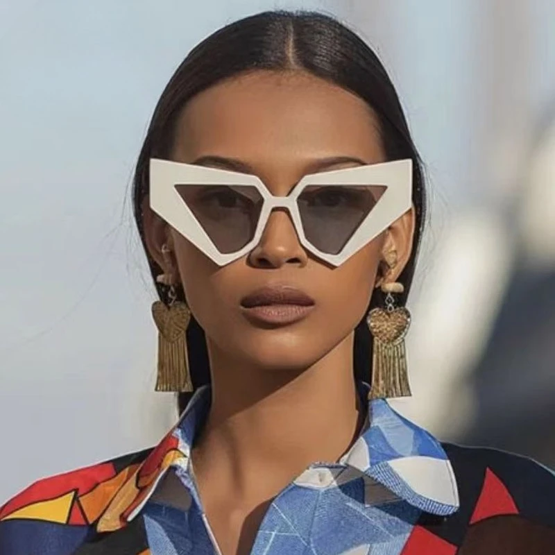 

Fashionable men's and women's sunglasses, hip-hop punk style sunglasses, suitable for mountaineering, tourism, and beach use