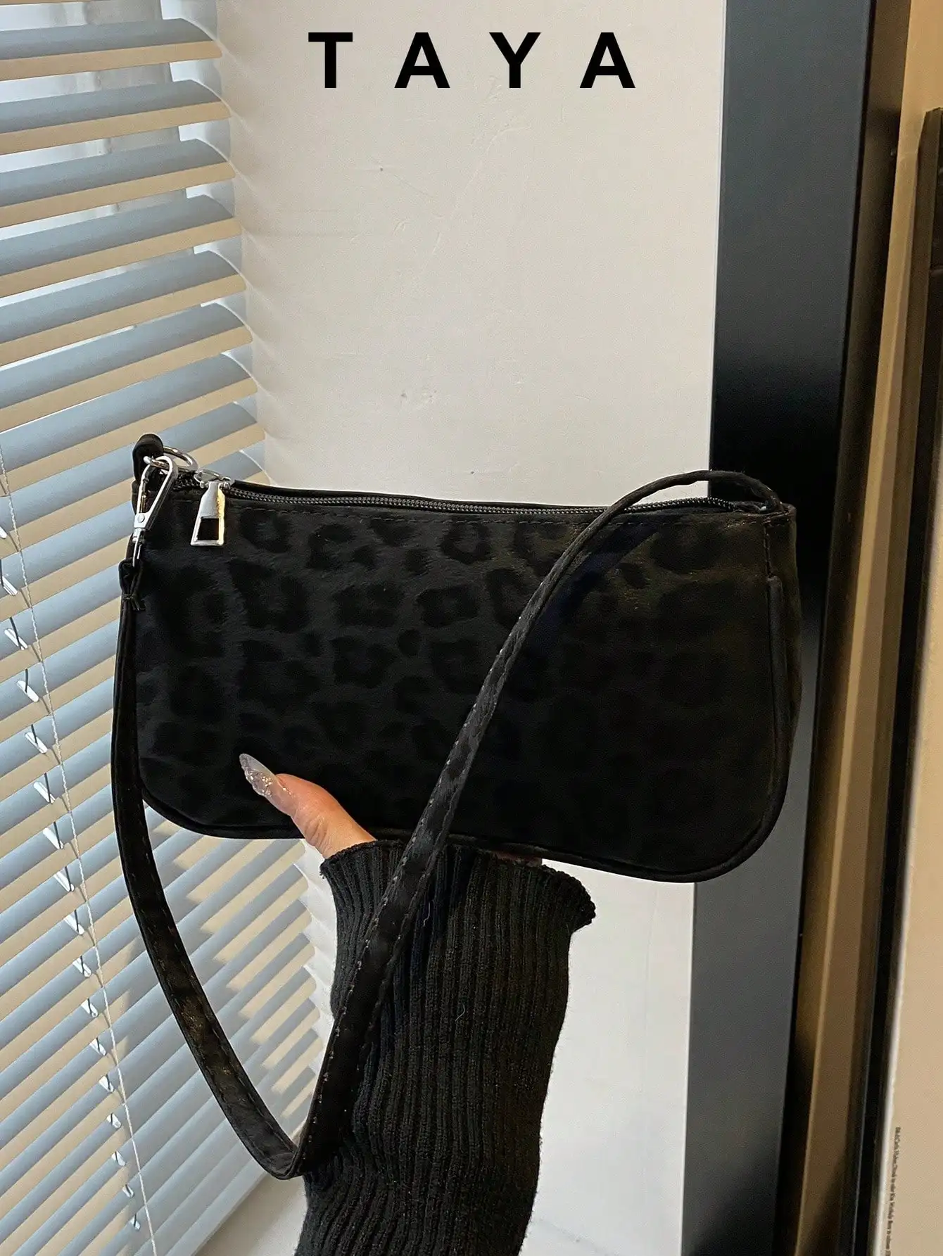 

Women's Retro Suede Leopard Print Shoulder Bag, Suitable For Dates, Outings And Parties