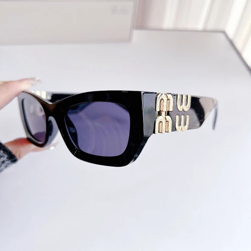 Gafas de sol ligeras de diseñador de lujo para mujer, gafas de sol poligonales Retro con forma de ojo de gato para hombre, gafas de moda con personalidad UV400