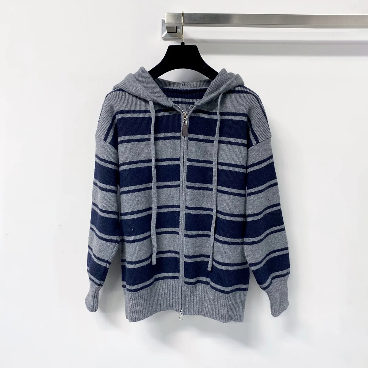 2026 high-quality women's gray navy blue striped hooded zipper knitted cardigan--26812157