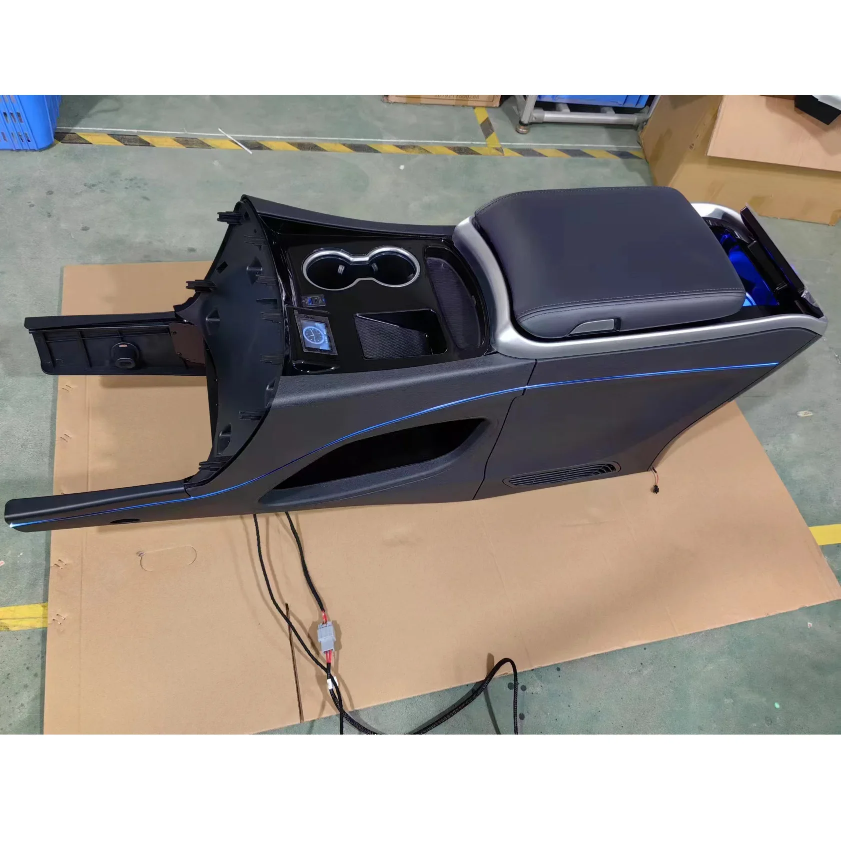 Car Accessories Custom Center Console Armrest With Refrigerator for VIto W447 Metris V250 V260