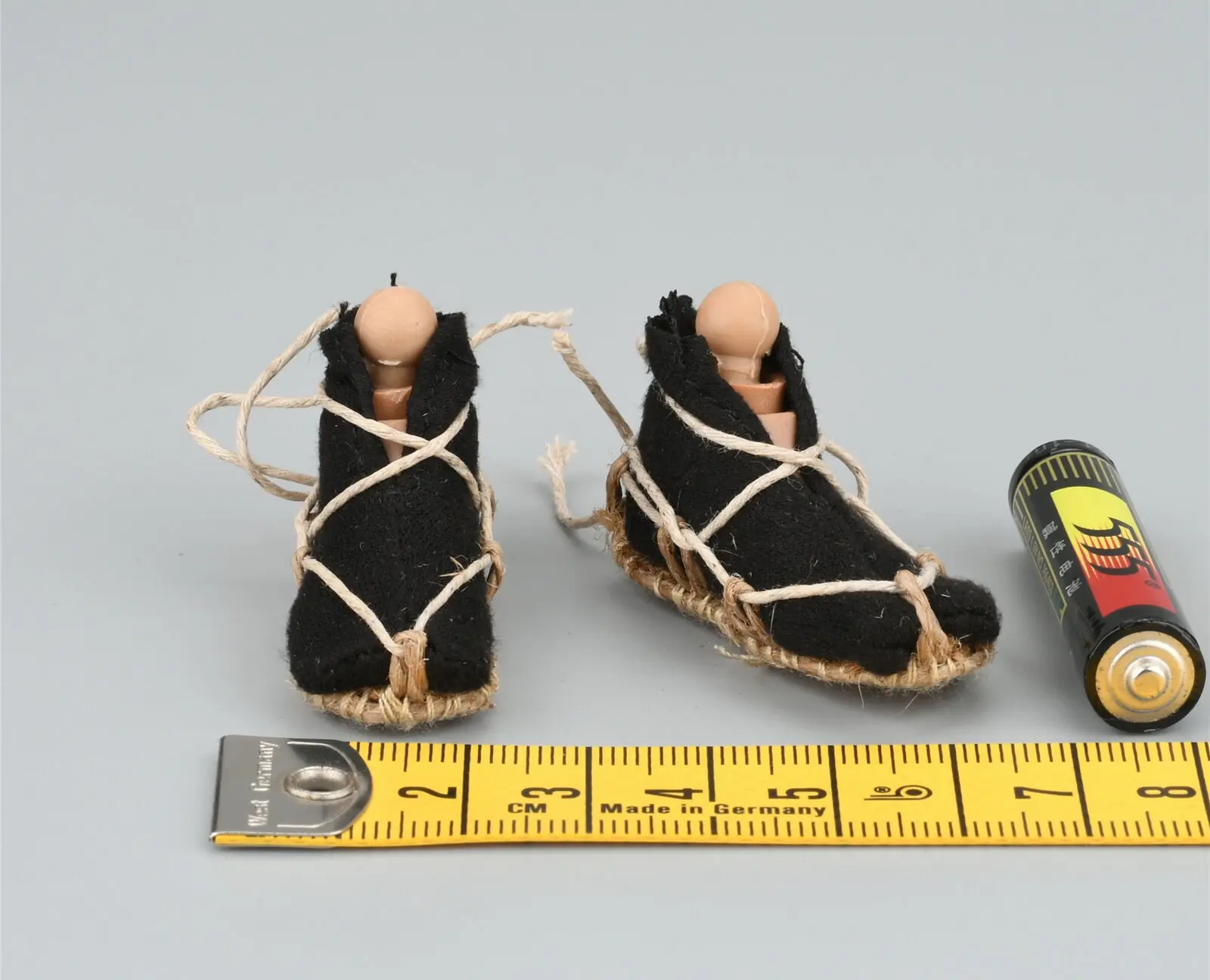 IQO 1/6 Scale Ancient Soldier Grass Shoes Model for 12'' DM002