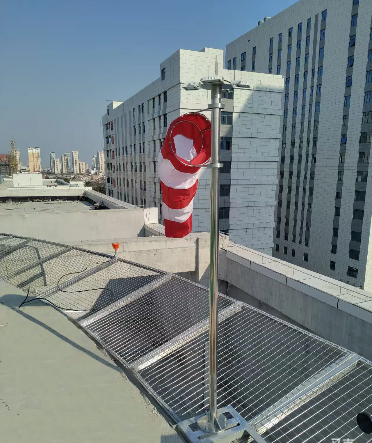 Outdoor Metal Wind Vane, High-precision Direction, Rust-proof and Wind-resistant, Dedicated for Meteorological