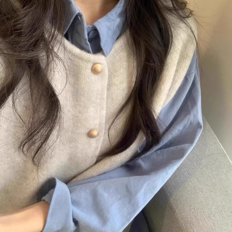 

Женский вязаный жилет цвета хаки, свободный кардиган, верхняя одежда, осень 2024, винтажный стиль, с маленькими золотыми пуговицами, повседневный универсальный топ