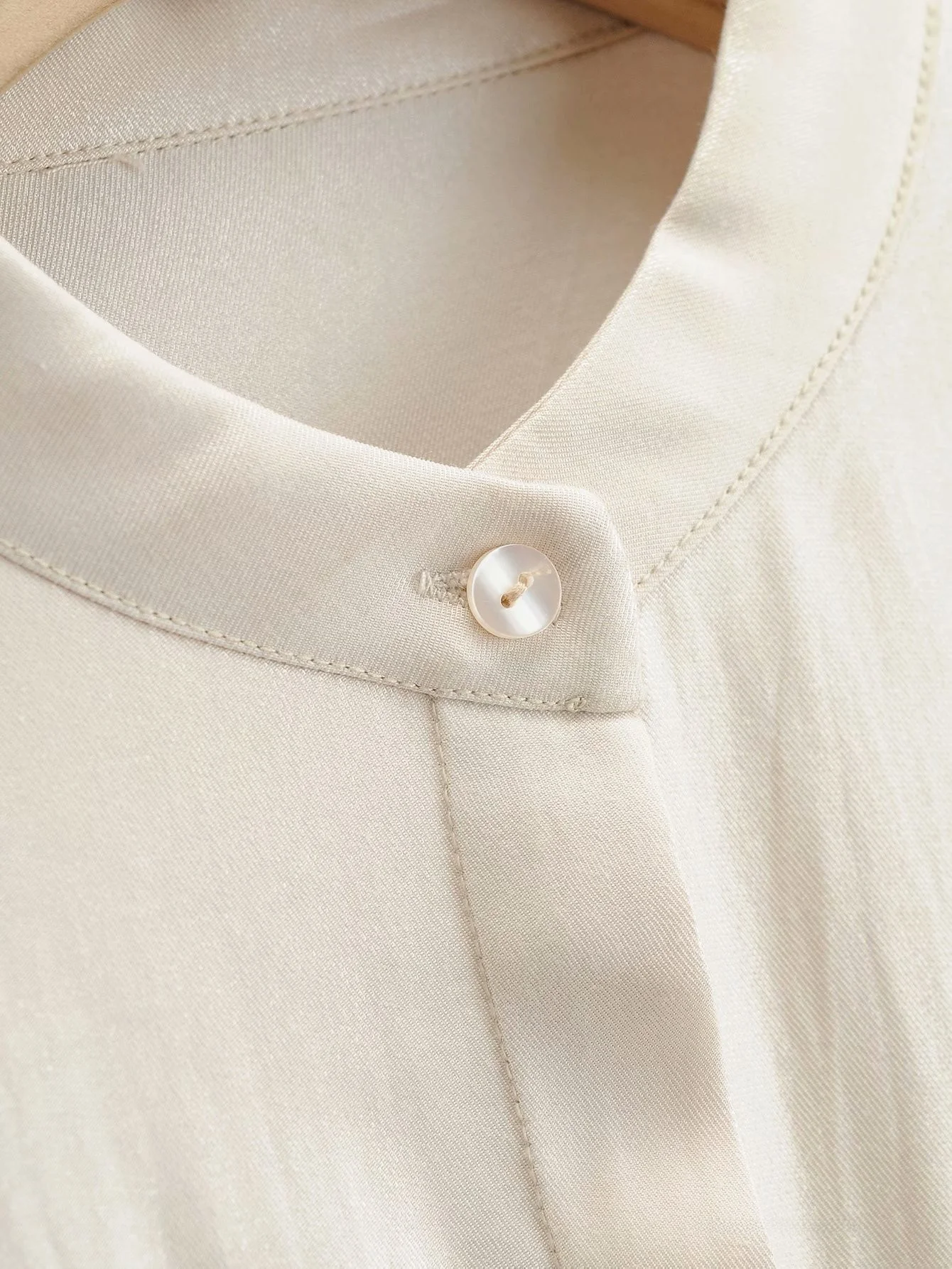 스트리트 슬레 롱 스웨트 새틴 랩 웨이스트 플레어드 스웨트 스커트 드 디자인 센스 블로거 모델 스탠드 칼라 스커트 슬레 드