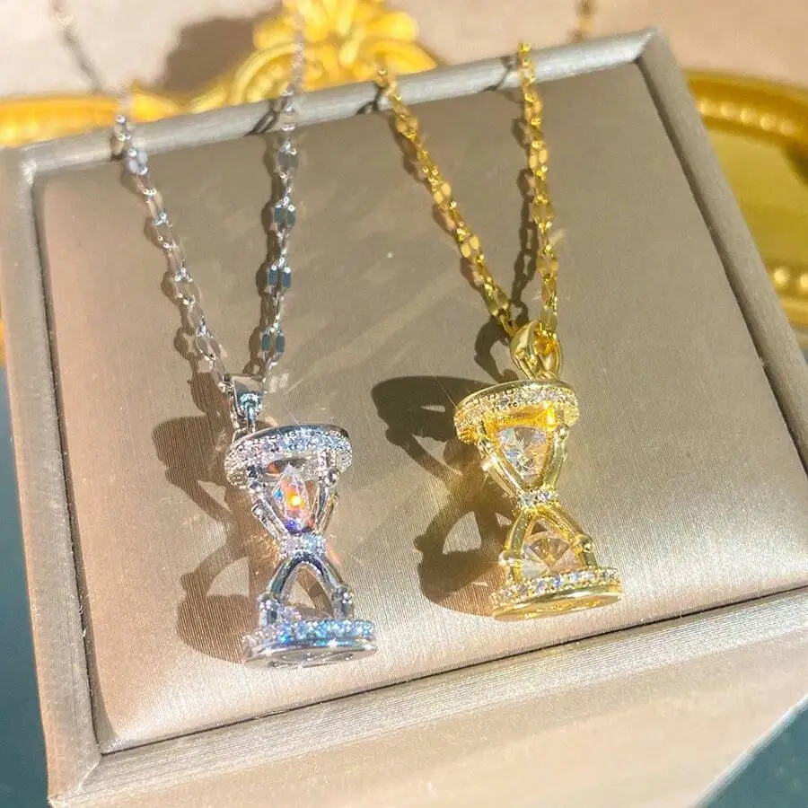 

Gold-Plated Pendant Necklace – Timeless Vintage Charm, Ideal for Everyday Wear or Celebrations, Elegant Lightweight Design, Styl