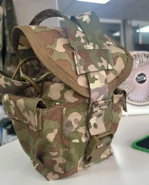 Niemieckie torby na bidon w kamuflażu Flecktarn, do użytku na zewnątrz