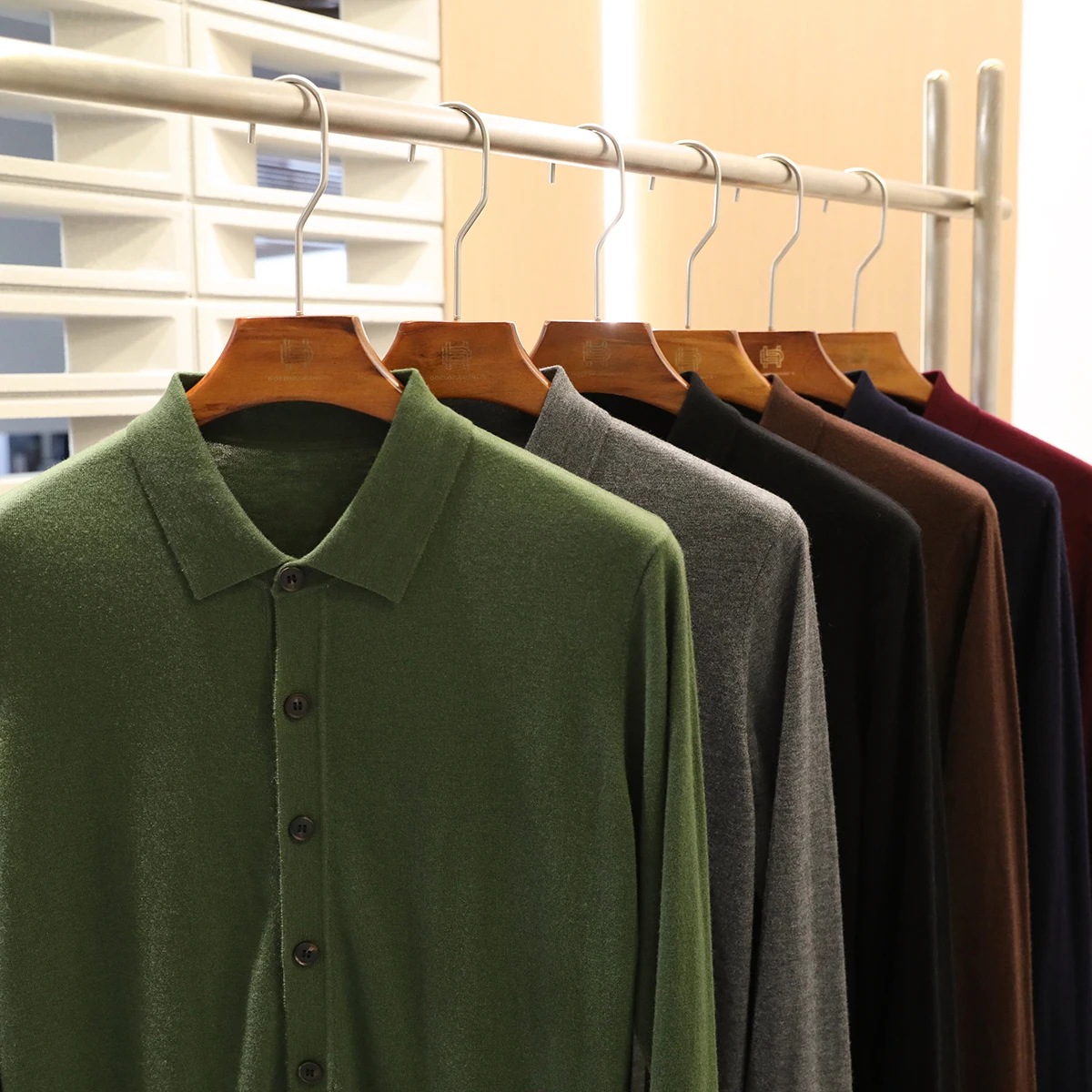 سترة محبوكة من الصوف والربيع والخريف مصنوعة من الصوف الخالص الثقيل بنسبة 100% سترة سفلية مكدسة للرجال