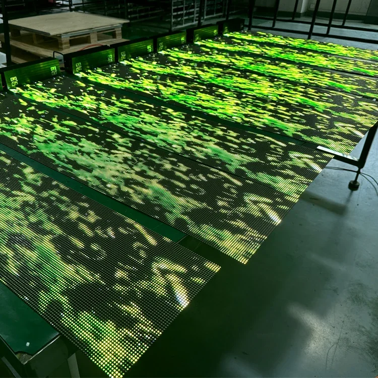 MaiyatangHigh Permeability Easy For Installation And Maintenance P2P2.5P3.125 Indoor LED Transparent Screen Display Panel