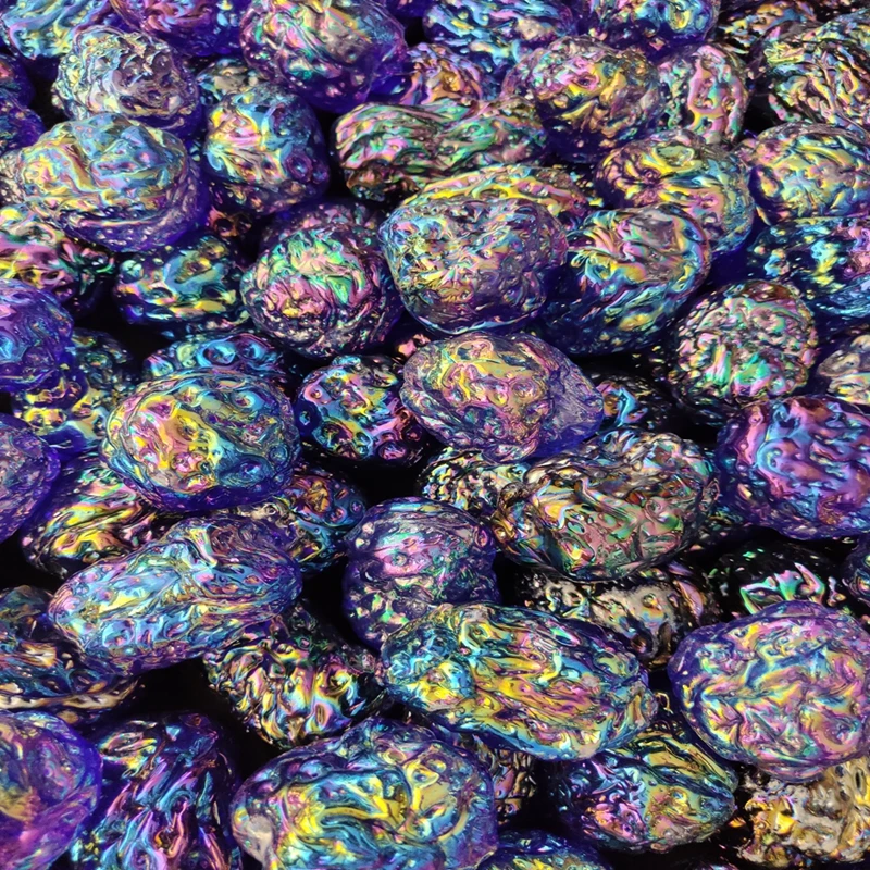 

Оригинальные украшения из железа, стекла, драгоценного камня