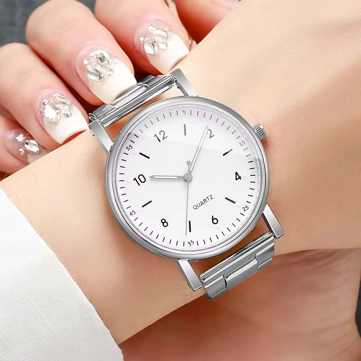 Fashion Women Watches Casual Arabic Dial  Alloy Band Wristwatch for Ladies Clock Reloj Mujer（Without Box）