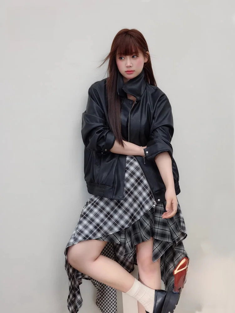 

Женский кожаный комплект из джата и юбки больших размеров в Корейском стиле, милый и крутой клетчатый комплект с застежкой-молнией и высокой талией, осенний ...