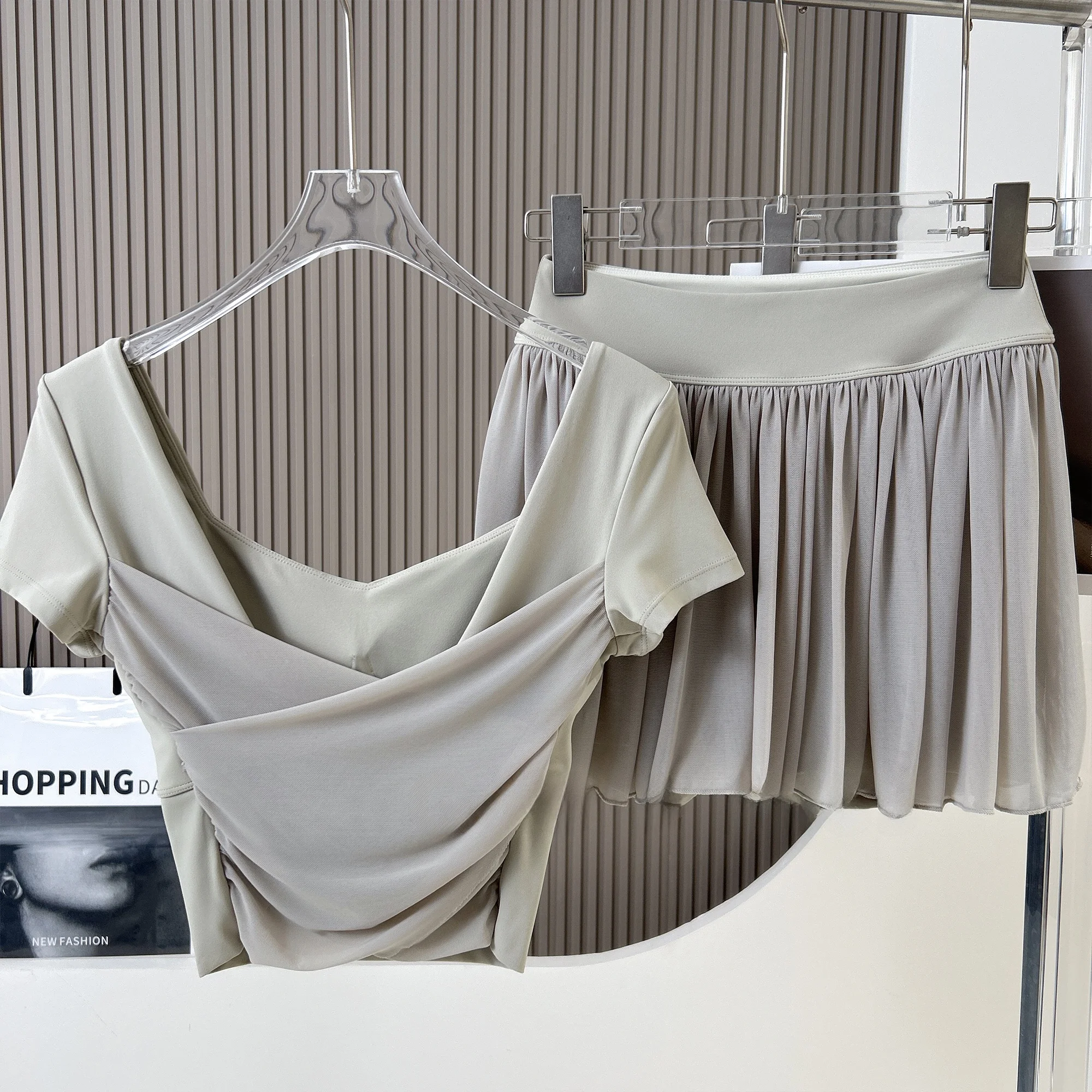 

Women's Sportswear Set Summer Qui Dry ort Sve Slimming Training Running Yoga Clothes High Waist Feathers Tennis Skirt ...