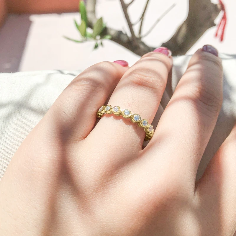 Celestinova 0.1ct Round Moissanite Eternity Band for Women Fashion Promise Engagement Ring Wedding Anniversary Fine Jewelry Gift