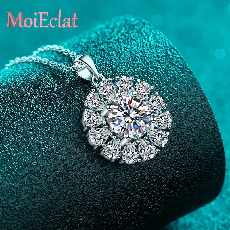 Women Shiny Platinum Pt950 Style Ins Diamond Clavicle Chain with Morning Sunflower 2ct Moissanite Pendant Necklace Fine Jewelry
