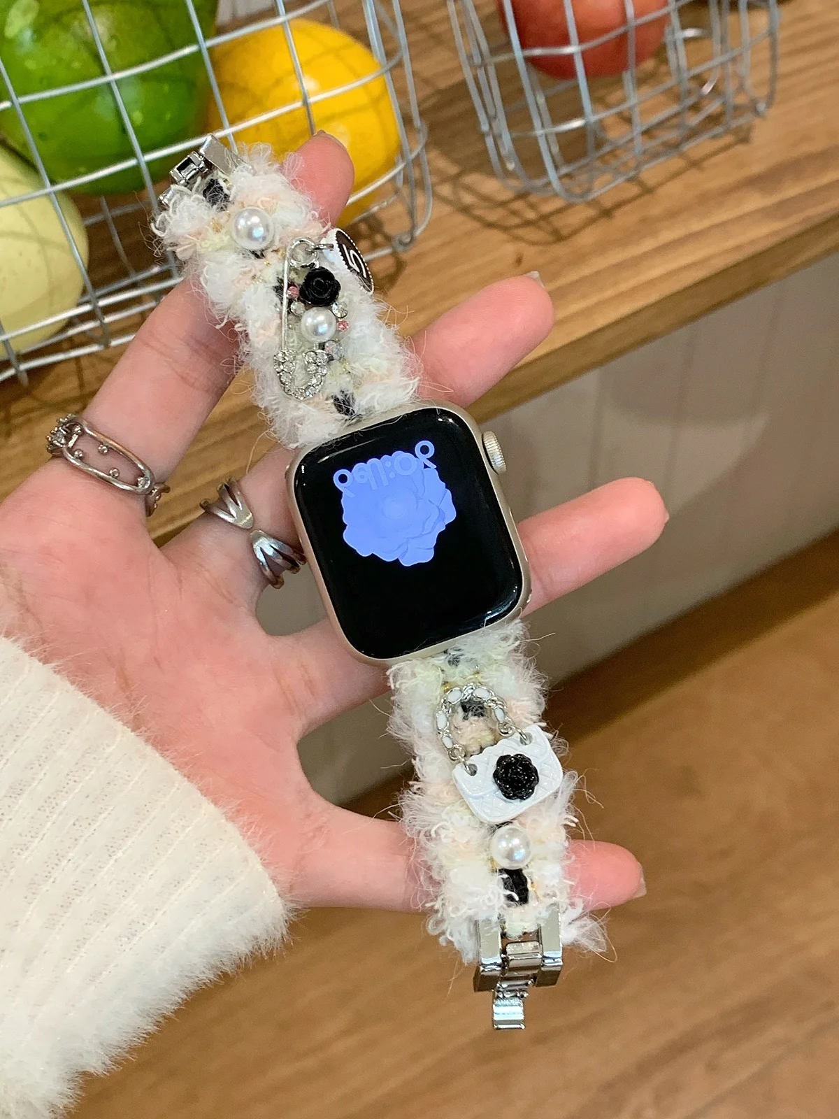 

Autumn and Winter Plush Compatible iWatch Strap 38mm 40mm 41mm 42mm 44mm 45mm 49mm Fashion Strap