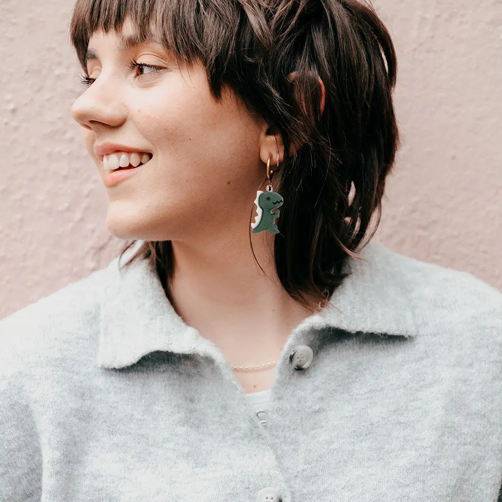 

100 шт. подвесок-брелоков из смолы в виде динозавров, мультяшные динозавры, аксессуары для рукоделия, шармы, фурнитура для изготовления украшений