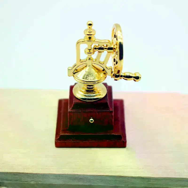 1Pcs Simulation Classic Manual Vintage Coffee Maker Emulates Life Decor 1:12 Mini Metal Coffeemaker Coffee Dollhouse Accessories