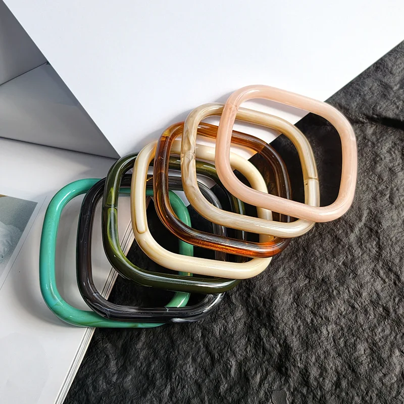 

Trend Multi-layered Resin Square Personalized Bangle Retro Multi-color Acrylic Stacked Casual Daily Wearing Bracelet for Women