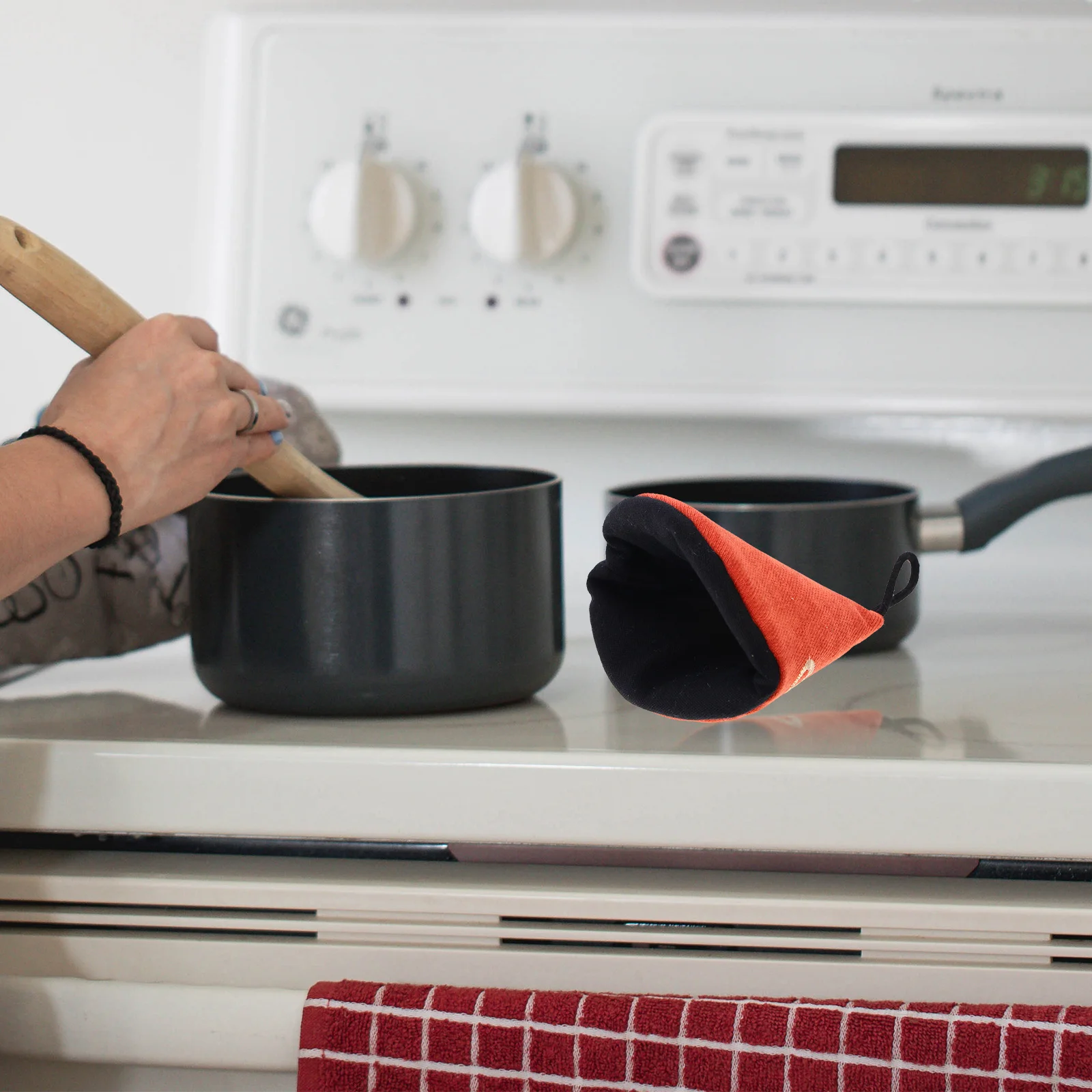 

1Pcs Pot Handle Cap Triangle Anti-Scald Cover Heat-Insulated Polyester Kitchen Gadget for Hot Cookware Protection Cooking