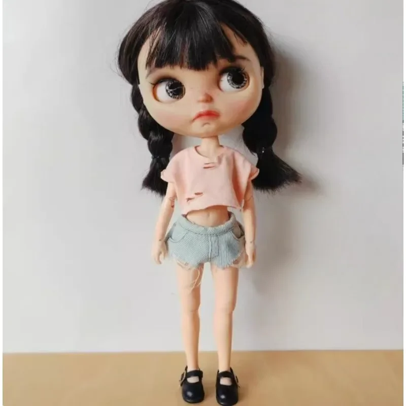 고품질 YJ570 디자인 스타일의 의류 세트는 ob24 blythee 인형 액세서리를 선택하는 데 재미있습니다.