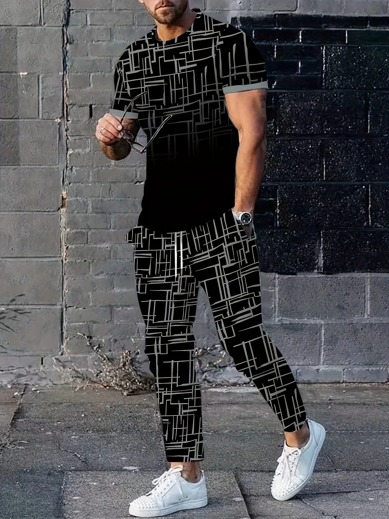 

The 2025 summer new men's suit is a casual fashionable outdoor breathable and lightweight men's wear