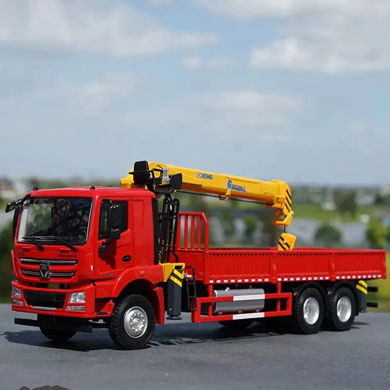 1:35 Scale XCMG Truck Crane Crane Transport Engineering Alloy Car Model Collection Ornaments