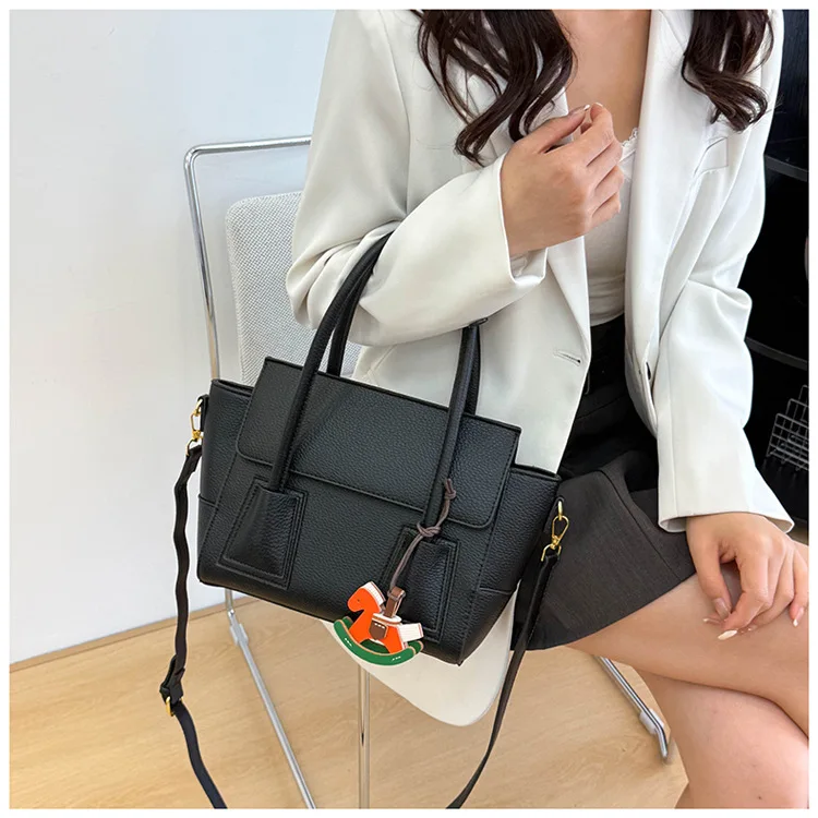 

2025 S/S Women's Fashion Tote Bag, Genuine Leather Multi-way Shoulder Crossbody Purse, Vintage Quilted Large Capacity Handbag