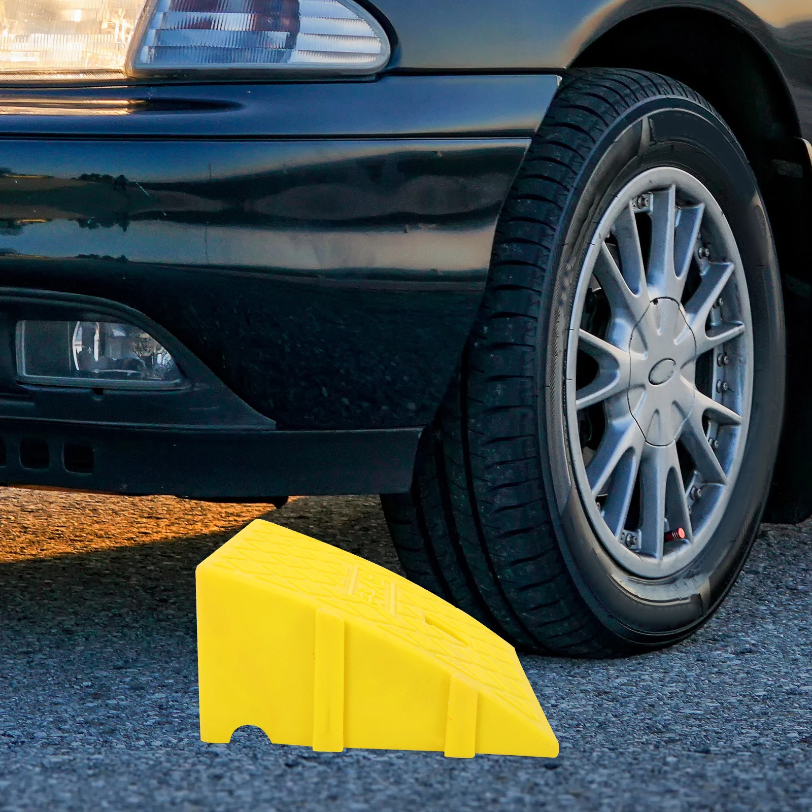 

2pcs Black 27x25x23cm Ramps for Wheelchairs Slope Doorways Home Step Pad Suitable Different Terrains