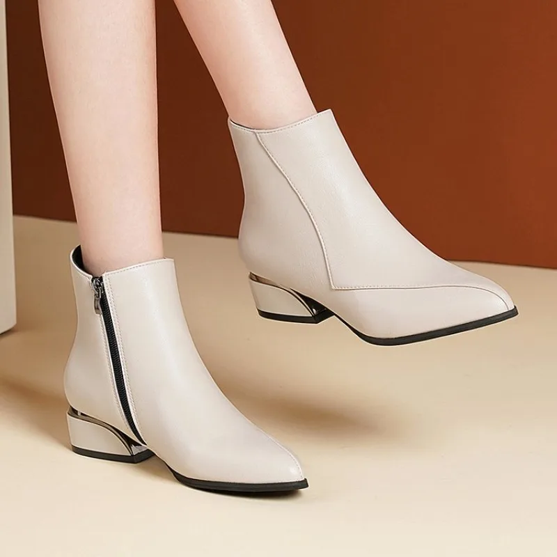

Autumn and Winter 2026 Women Boots British Style Fashion Boots for Women New Thick Heeled Oversized Fashion Short Boots
