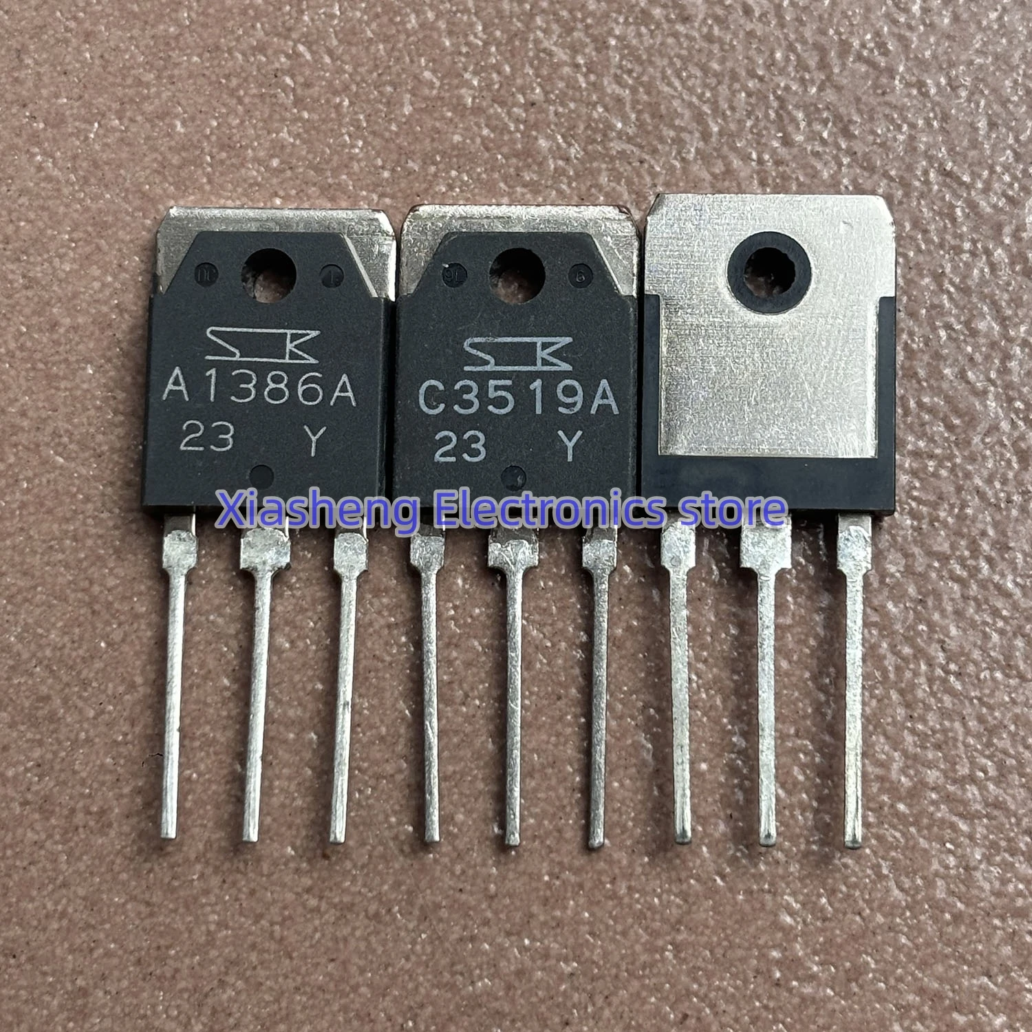 

Новые оригинальные 2 пары 2SA1386A A1386A + 2SC3519A C3519A TO-3P транзистор аудиоусилителя в наличии