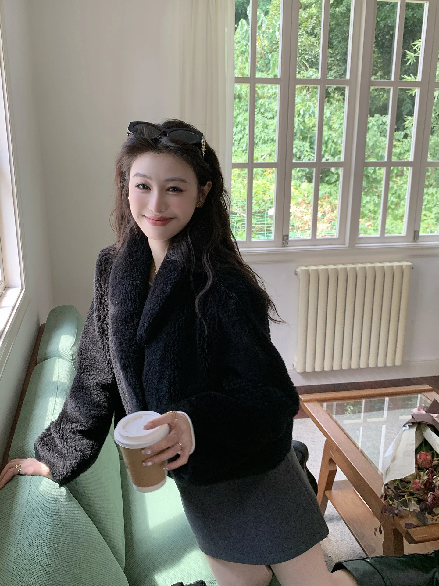 

Faionable Young Women's ort Lamb Fur Coat Inteated Outerwear Warm Woolen Material Casual Daily Wear Upfurs Brand