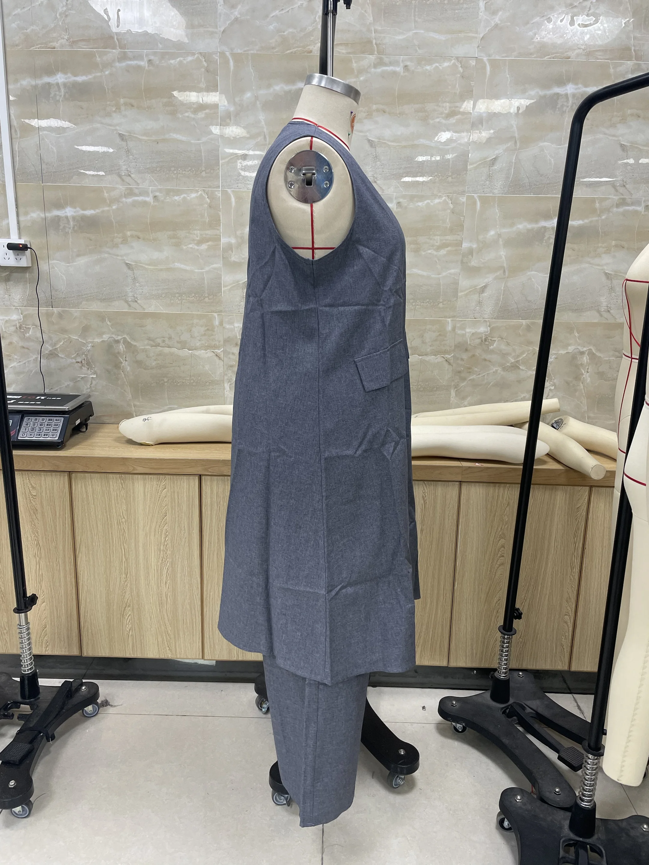 初秋のファッションプラスサイズスーツ女性のツーピース衣装特大ノースリーブロングベストとパンツセットビジネス服新しい
