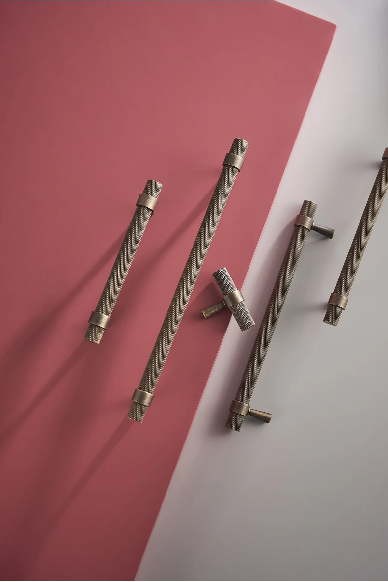 Dooroom Massivmessing Gerändelte Möbelgriffe Antike Messing-Schrankgriffe für Kleiderschrank, Kommode, Schrank T-Bar-Griffe Großhandel Verfügbar – Detail 5