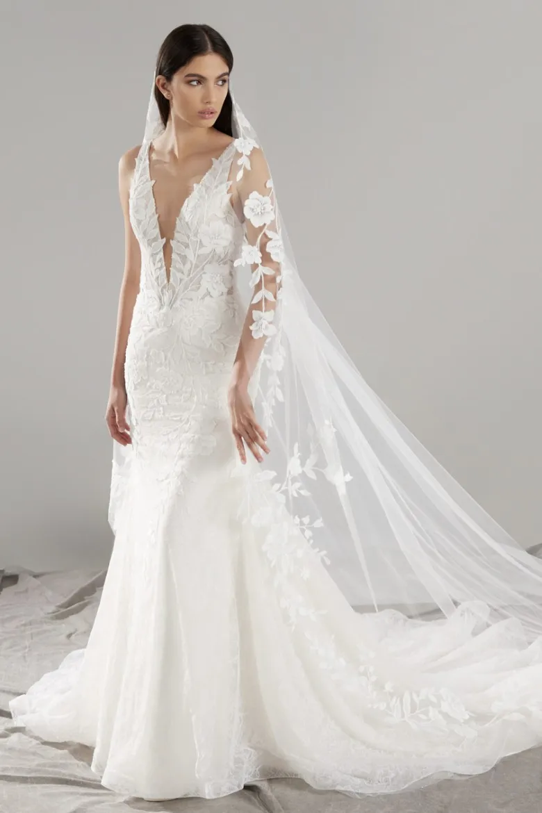 Customized 2026 New White Wedding Dress Deep V-Neck Wedding Dress Embroidered Fishtail Skirt Wedding Dress Vestido De Noiva