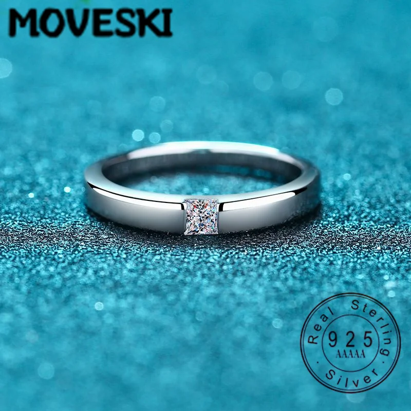 

MOVESKI 925 Sterling Silver Moissanite Ring, 0.3CT Princess Cut Solitaire Band for Men/Women, Minimalist Engagement Wedding Ring