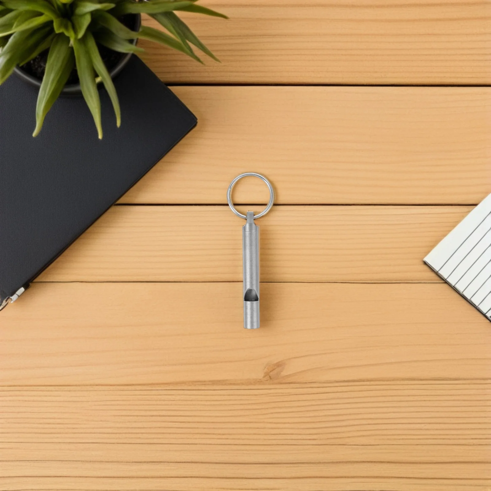 Segnalazione di sopravvivenza con fischio esterno di emergenza in lega di titanio forte per campeggio, escursionismo, addestramento per animali domestici, controllo silenzioso dei cani