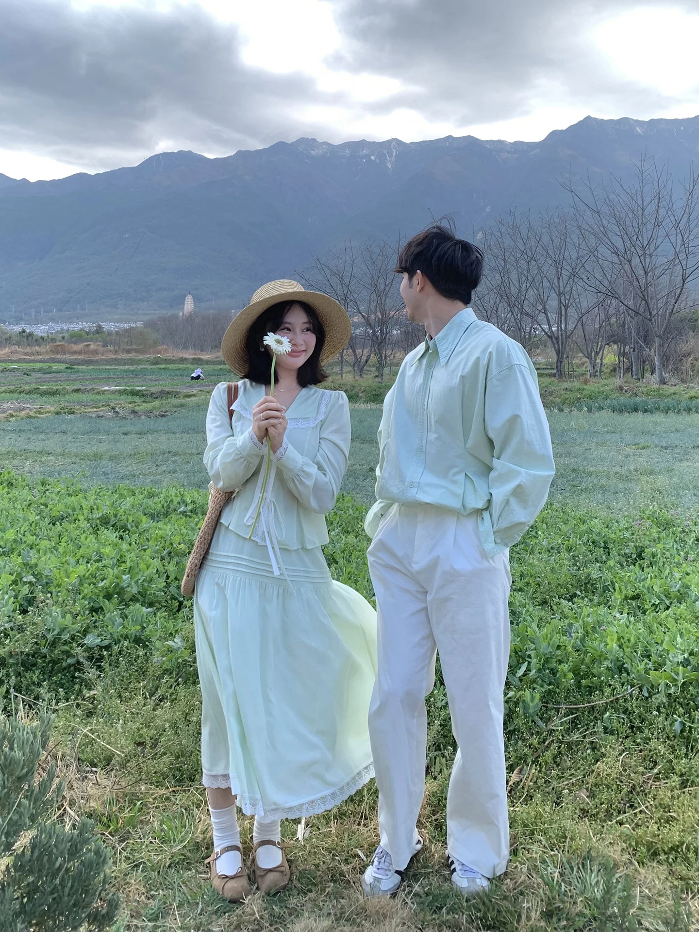 

Женский комплект из двух предметов с кружевной отделкой для отдыха и досуга, большие размеры, мятный цвет, весенняя мода, повседневный, удобный, дышащий