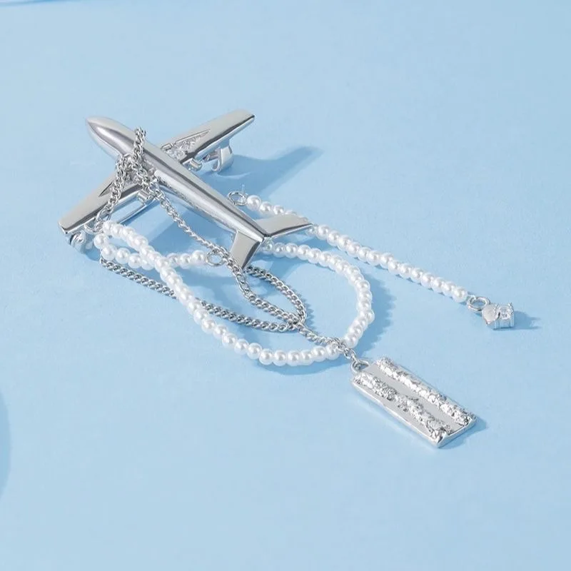 사랑과 깊은 하늘 Caleb 생일 같은 항공기 브로치 금속 마이크로 씰 애니메이션 애니메이션 주변 액세서리 핀