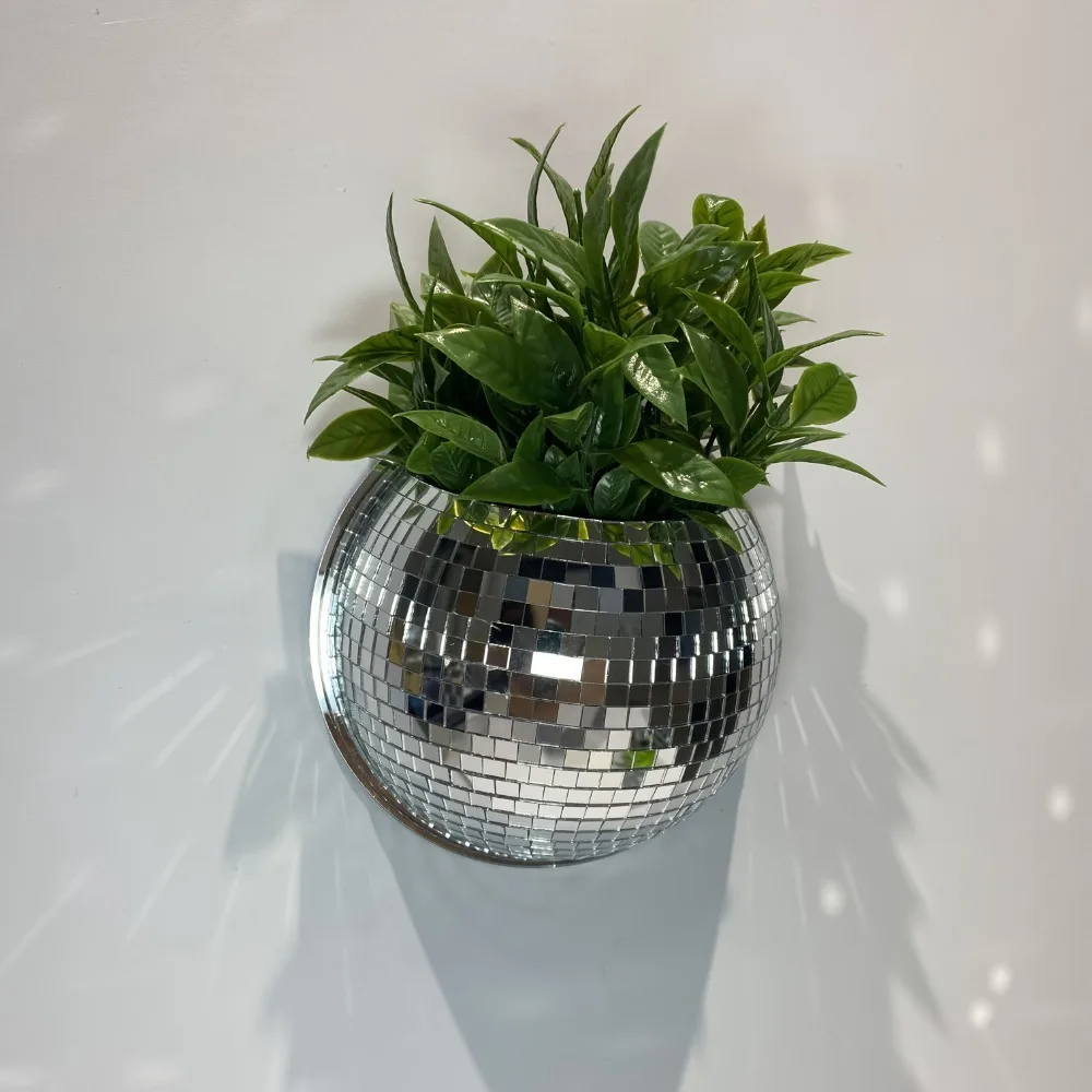 Acrylic Mirror Finish Wall-Mounted Disco Planter Shining Decorative Hydroponic Plant Container Half Sphere Disco Wall Decoration