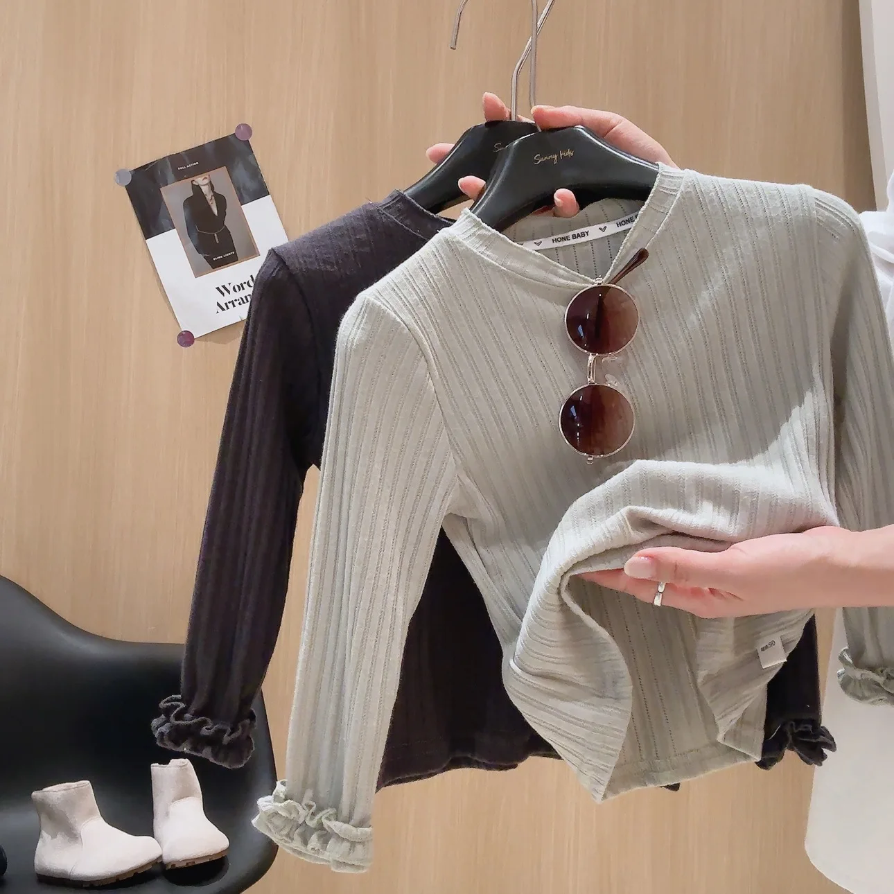 2026 Herbst Baby Mädchen Kleidung Kleidersets Kinder Langarm-Unterhemd + Gepunktetes Latzkleid 2-teiliges Set Süßes Lässiges Outfit für Kleinkinder – Detail 6