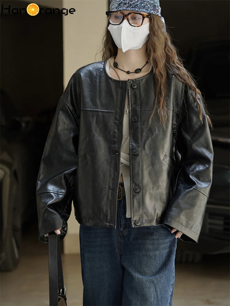 

HanOrange 2025 Autumn O-Neck Hoodless Button Short Jacket Women Fashion Genuine Leather Like Jacket Black