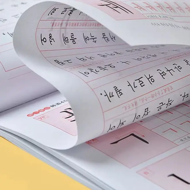 Niños aprendiendo coreano con libros chinos caligrafía cuaderno palabra escritura a mano práctica escritura alta calidad