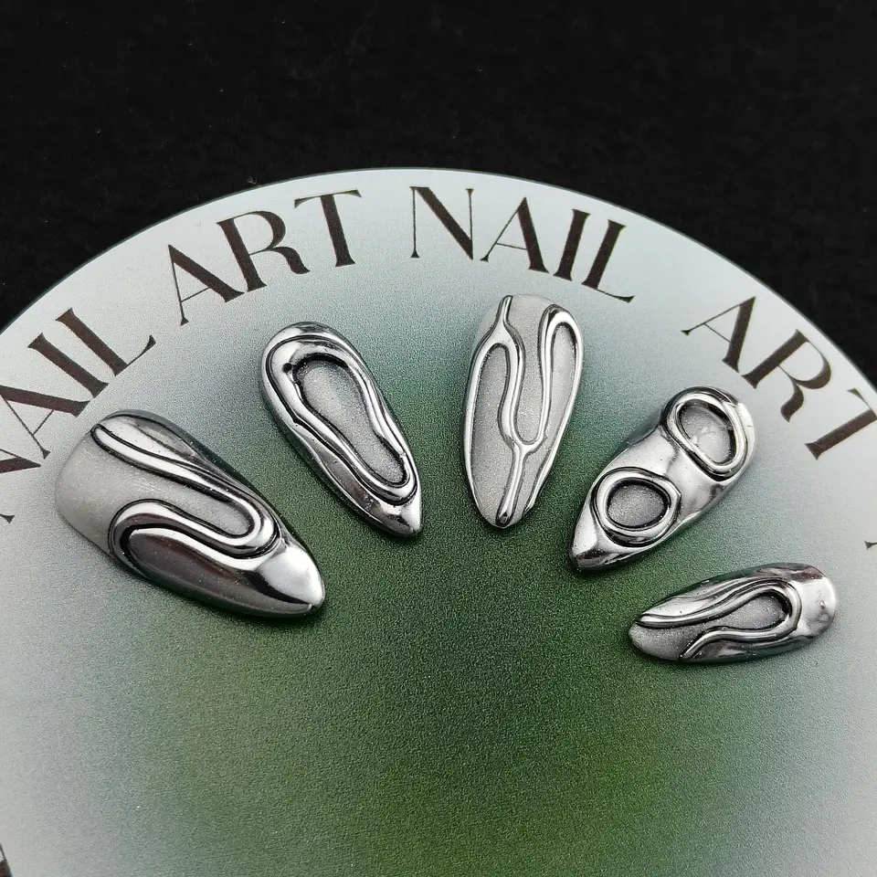 10 piezas de uñas postizas almendradas largas hechas a mano, plateadas metálicas, estilo gótico punk, con diseño 3D esculpido único, adecuadas para verano 5