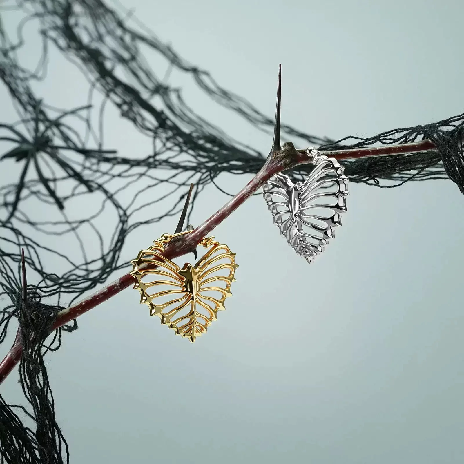 

2026 New Arrival Gothic Style Heart Ribs Earrings Creative Love Heart Shaped Ear Clips Fashion Couple Jewelry