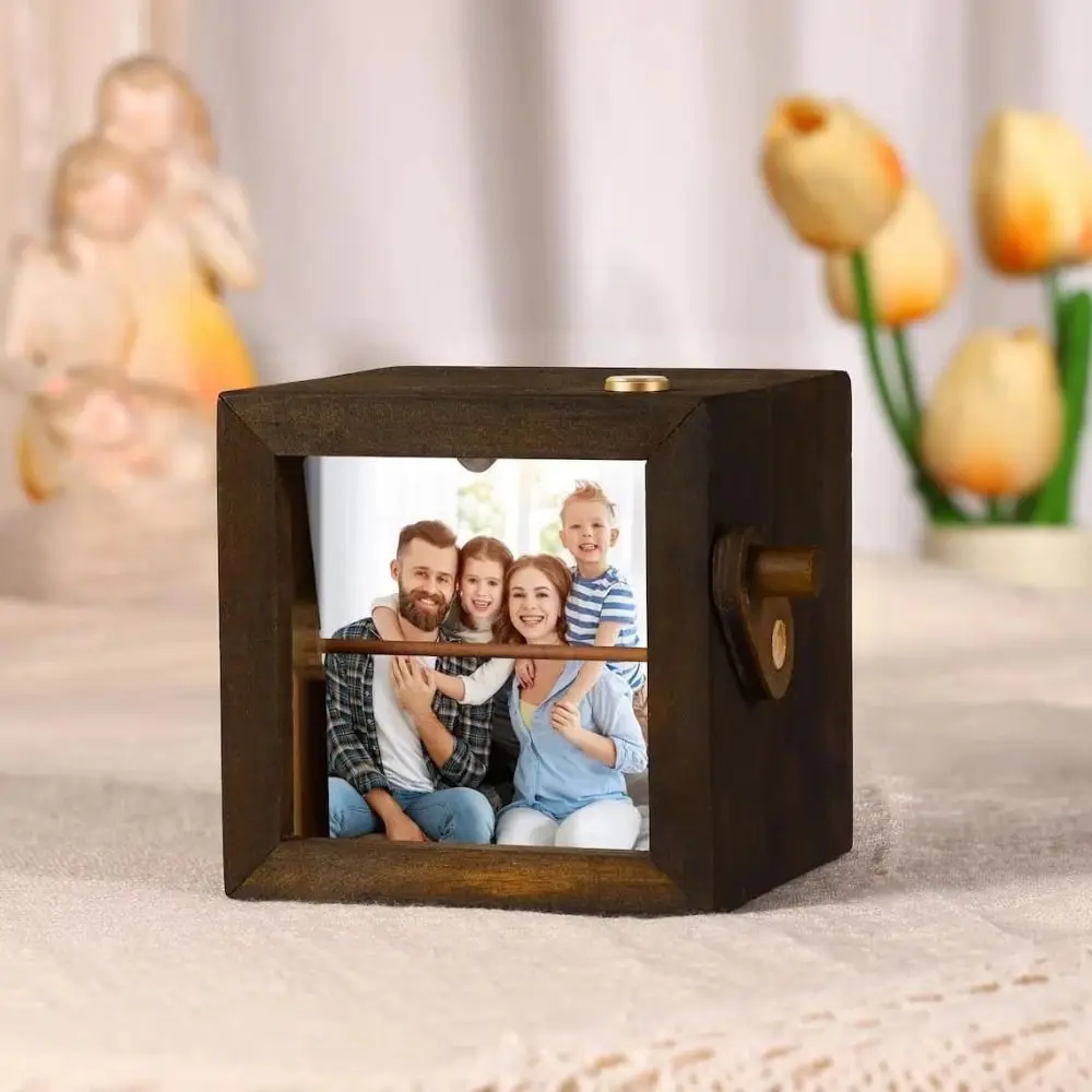 

Hand-cranked Page-turning Photo Machine Luminous Decorative Photo Frame Photo Frame Commemorative Creative Desktop Ornaments
