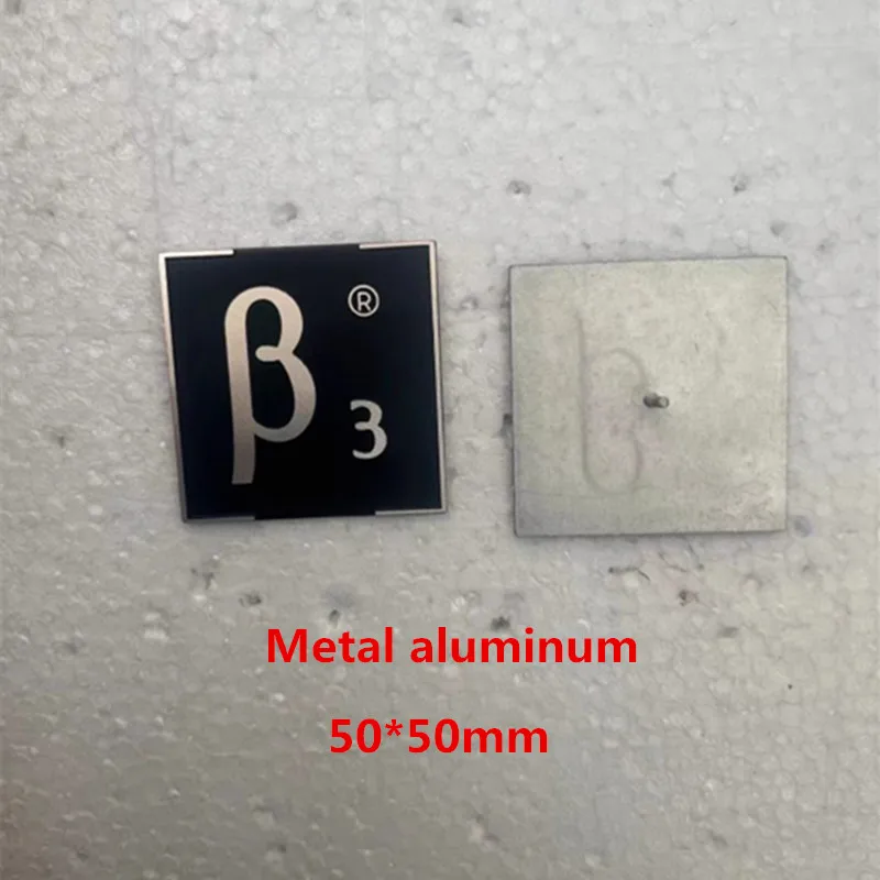 オーディオアンプ,スピーカー,ホーン,x 50mm, 40x40mm用のユニバーサルメタルバッジ付きネームプレート