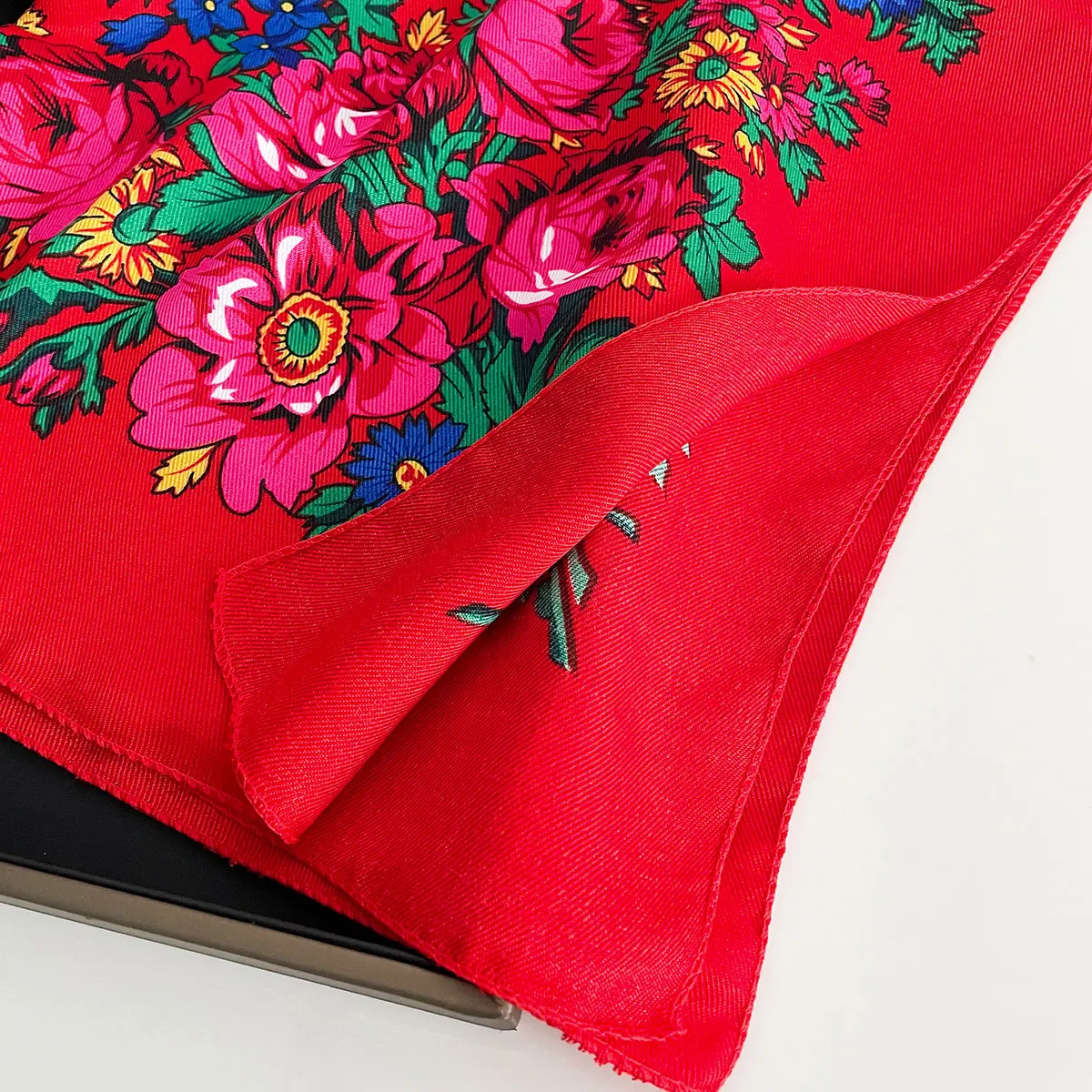 2025 Neueste 70 cm Baumwolle Blumendruck Frauen Bandanas Quadratischer Schal Mädchen Stirnband Zubehör Taschentuch Halstuch Haarschal – Detail 15